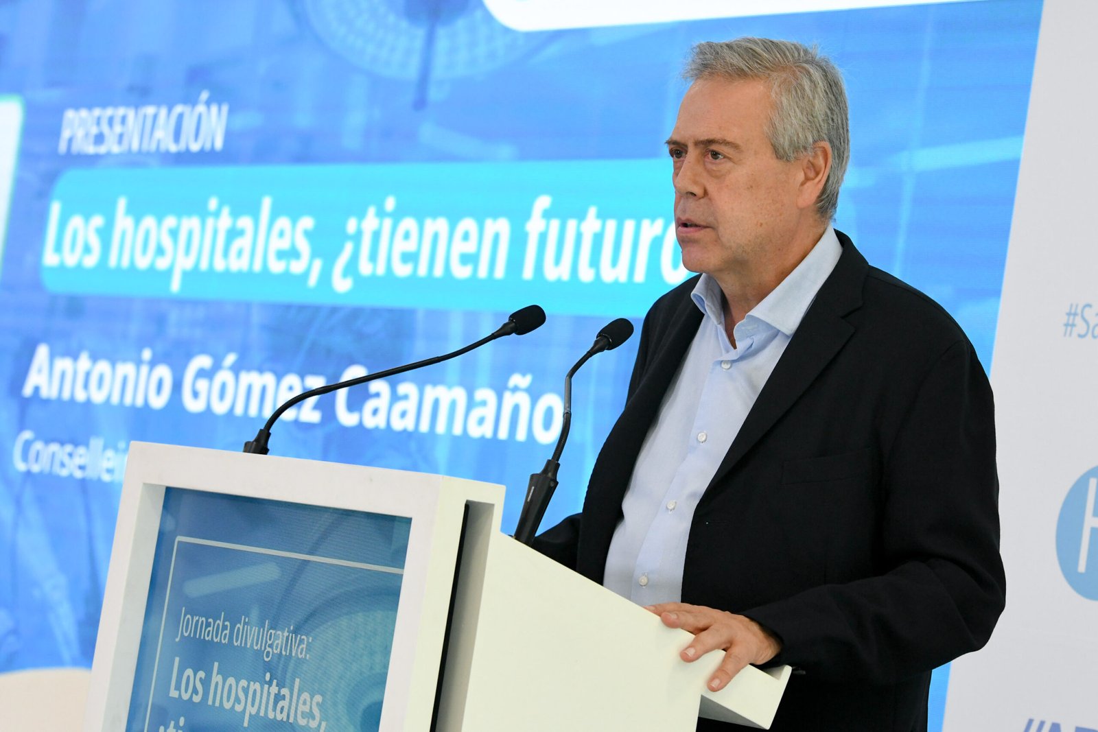 El conselleiro de Sanidade, Antonio Gomez Caamano, interviene en la jornada de Ahosgal Los hospitales, tienen futuro, Santiago de Compostela, 25 de septiembre de 2026