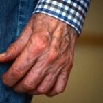 Mano de una persona mayor, imagen ilustrativa (foto de stock Pexels, sin relación con un centro concreto)