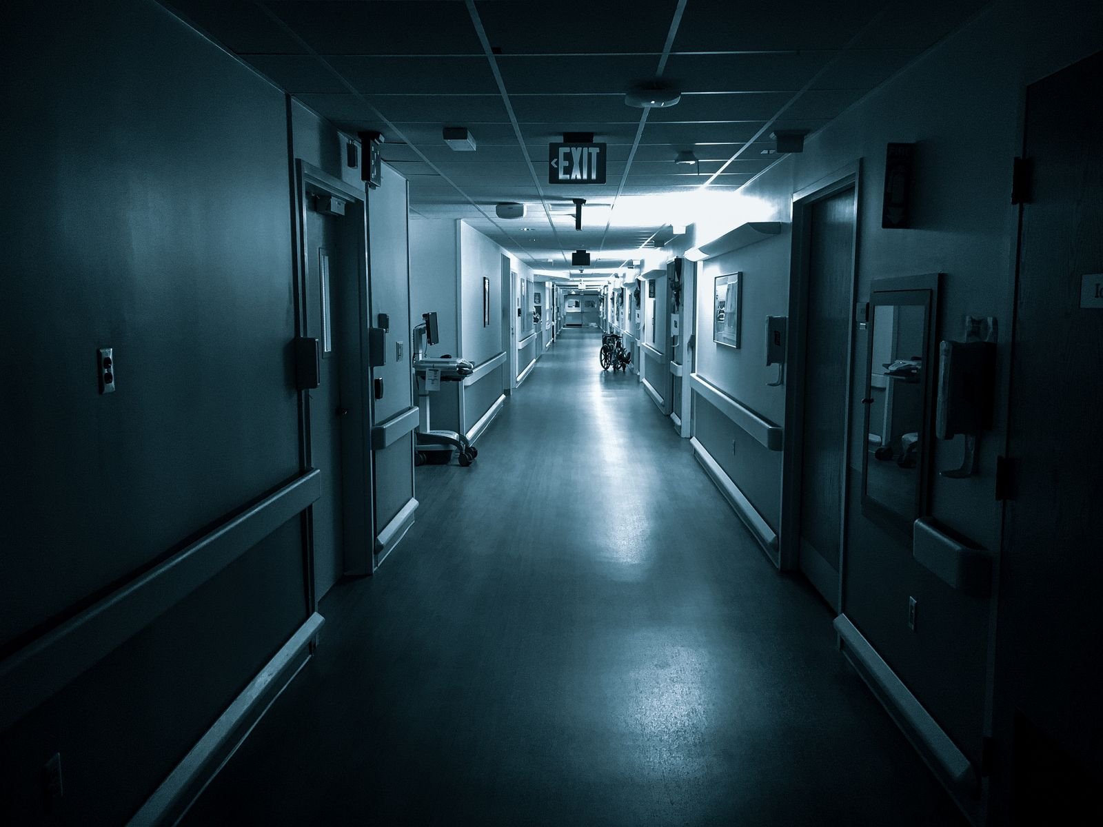 Imagen ilustrativa de un pasillo de hospital (foto de banco de imágenes de libre uso comercial, Pexels)